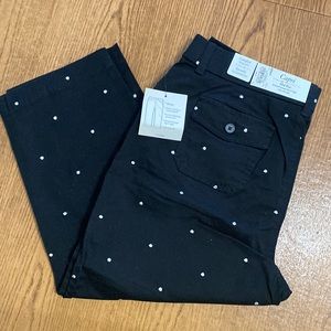 Croft and Barrow Mid Rise Capris, Size 10